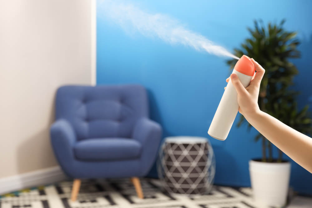 Sprzątanie firm – czy stosowanie odświeżaczy powietrza ma sens?