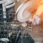 Jak umyć zmywarkę – 4 domowe sposoby