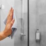 Czym umyć kabinę prysznicową? Domowe sposoby