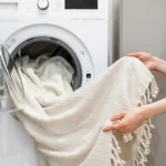Jak prać firanki w pralce i ręcznie?